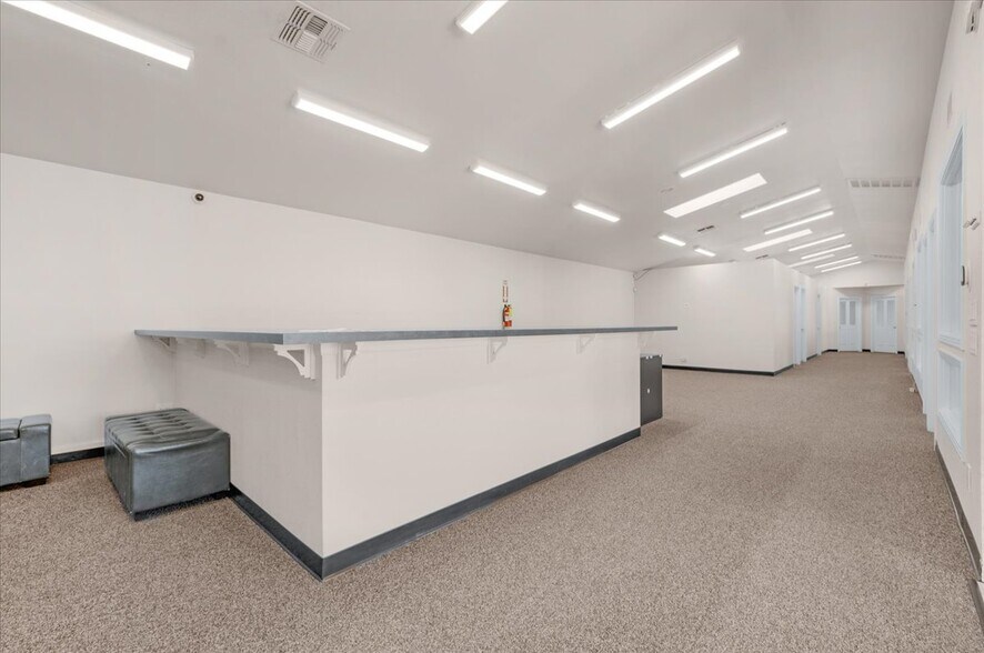 More Photos Of 324-330 Bullard Ave, Clovis Office For Sale