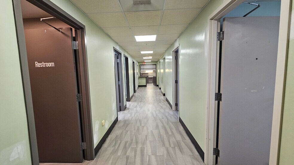 More Photos Of 1340 Lincoln Way E, Chambersburg Office For Lease