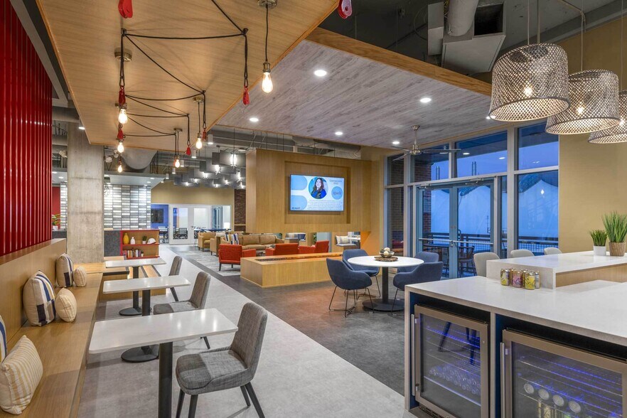 More Photos Of 621 E Pratt St, Baltimore Office For Lease