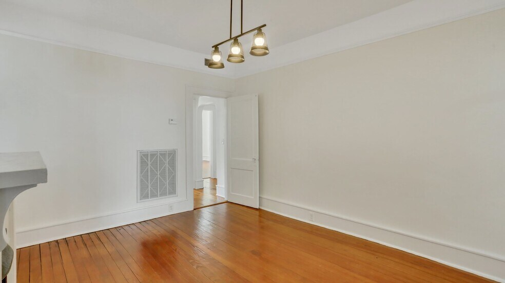 More Photos Of 923 E Park Ave, Savannah Apartments For Sale