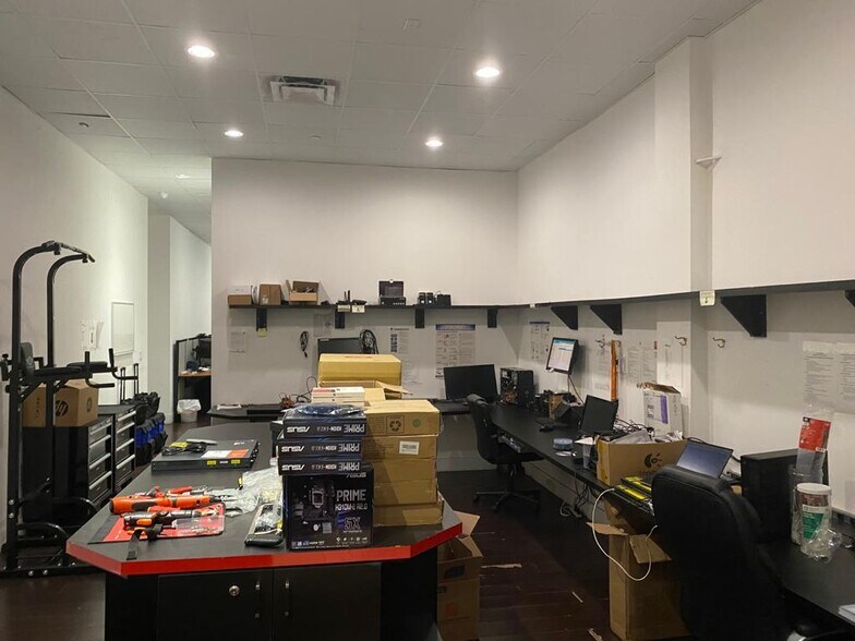 More Photos Of 17401 NW 2nd Ave, Miami Warehouse For Sale