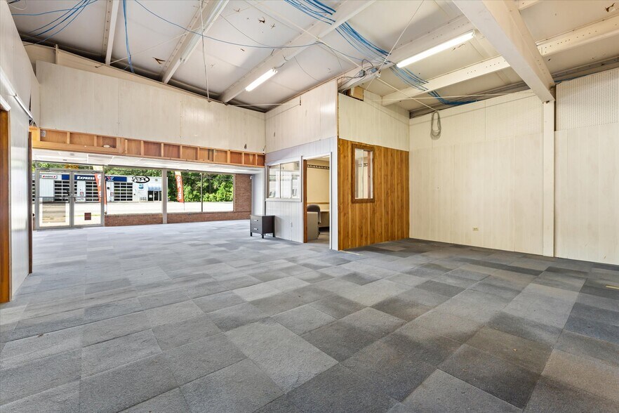 More Photos Of 203 Hillcrest Dr, Laurens Storefront Retail Office For Lease