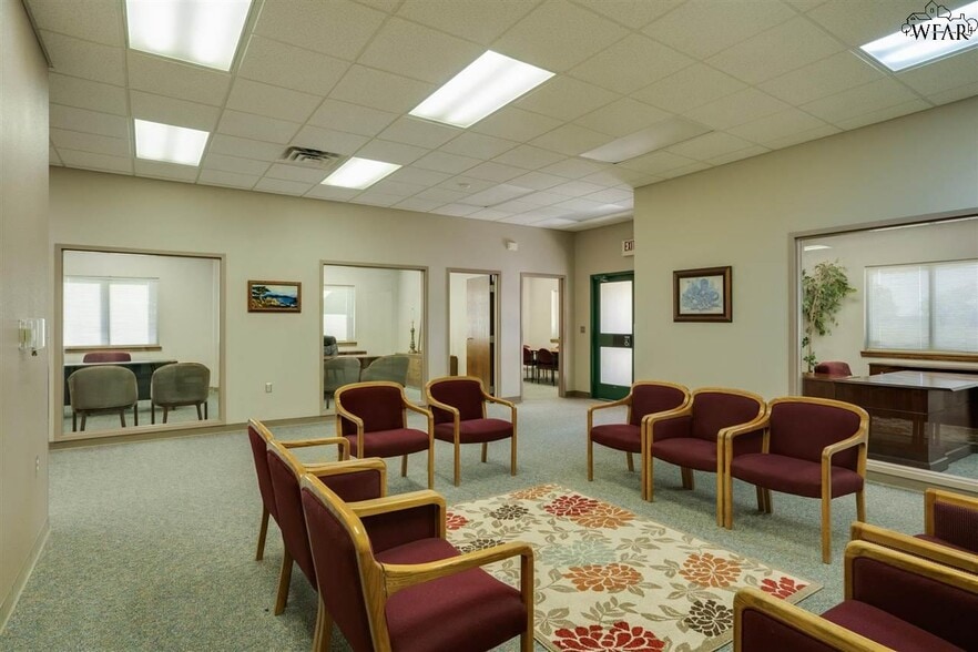 More Photos Of 2618 Old Iowa Park Rd, Wichita Falls Bank For Lease