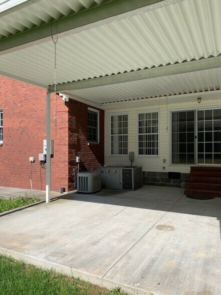 More Photos Of 1420 Hills Chapel Rd, Manchester Apartments For Sale