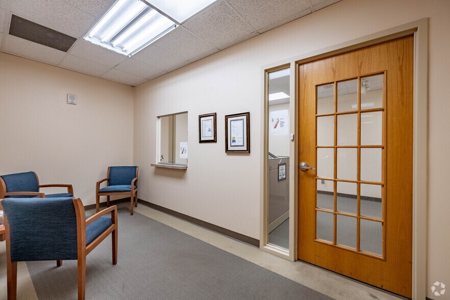 More Photos Of 7162 Reading Rd, Cincinnati Medical For Lease