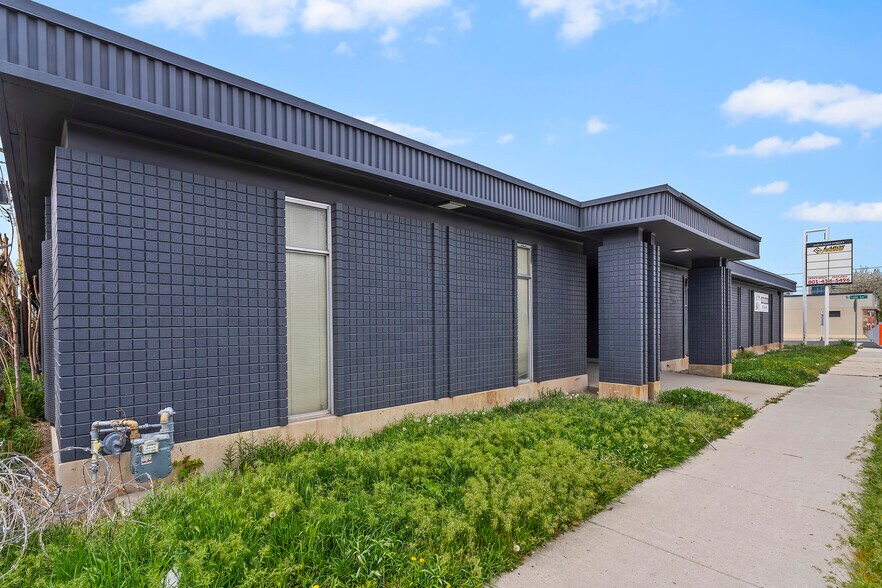 More Photos Of 2330 S Main St, Salt Lake City Office For Lease