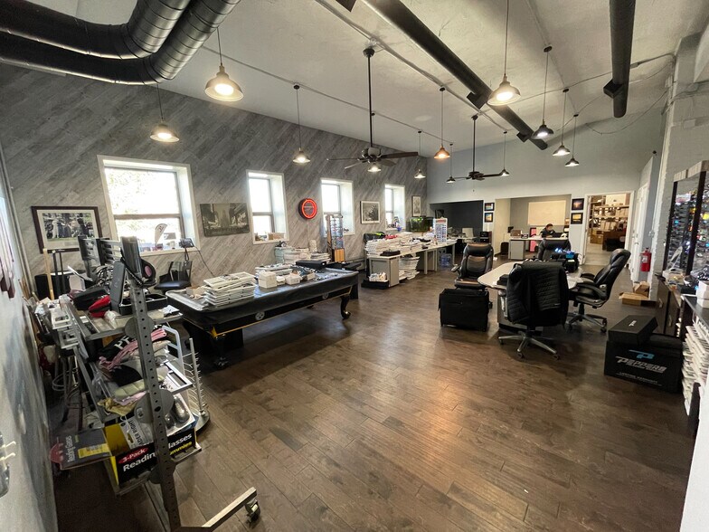 More Photos Of 3001 Pulawski Way, Pittsburgh Warehouse For Sale