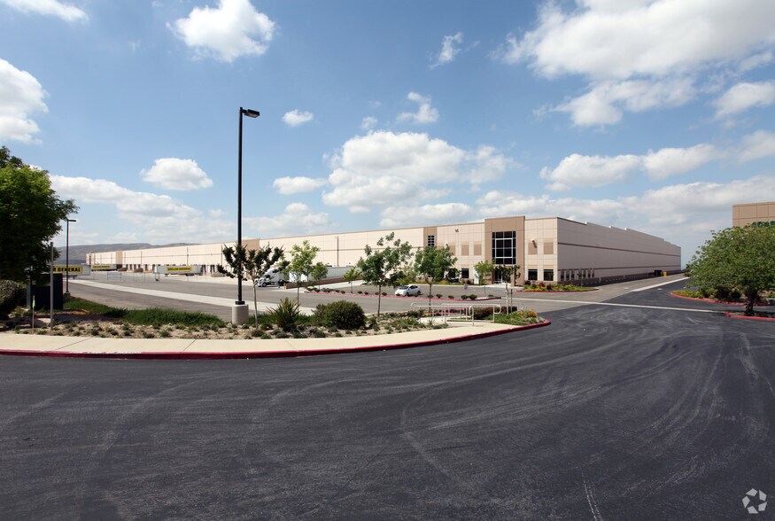 More Photos Of 4193 Industrial Parkway Dr, Lebec Distribution For Sale