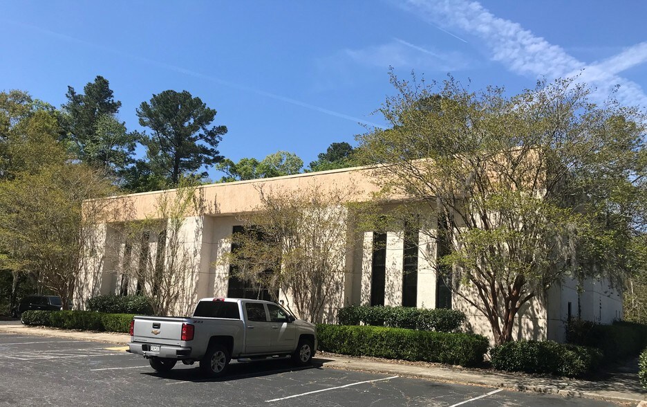 More Photos Of 500 Oakbrook Ln, Summerville Office For Lease
