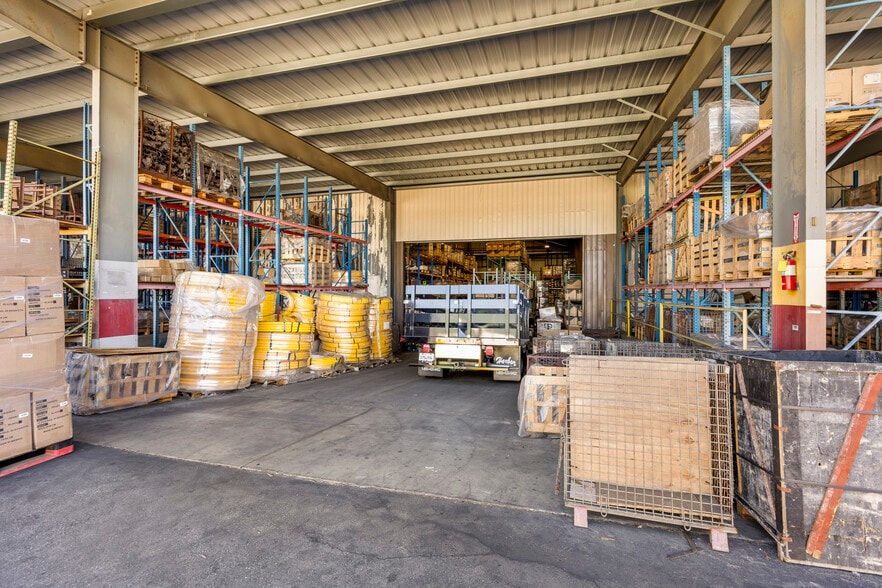 More Photos Of 1260-1280 E 9th St, Pomona Manufacturing For Sale