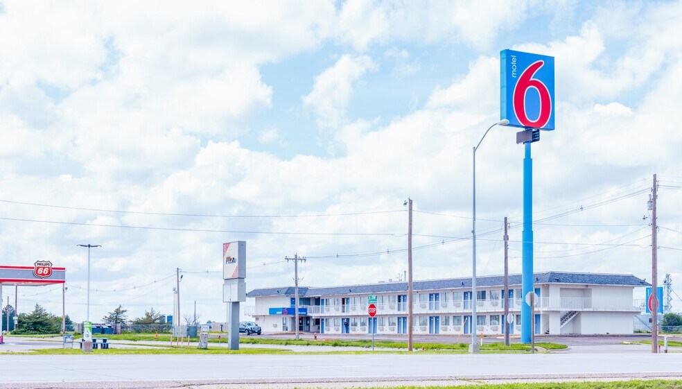 More Photos Of 2420 Commerce Rd, Goodland Hotel For Sale