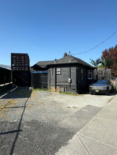 Primary Photo Of 541 Alpha St, Victoria Industrial For Sale
