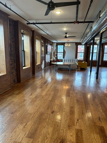 More Photos Of 700 Fairfield Ave, Bellevue Office For Sale