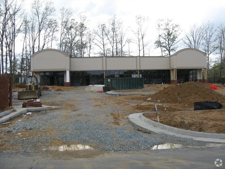 More Photos Of 13541-13549 Waterford Pl, Midlothian Freestanding For Lease