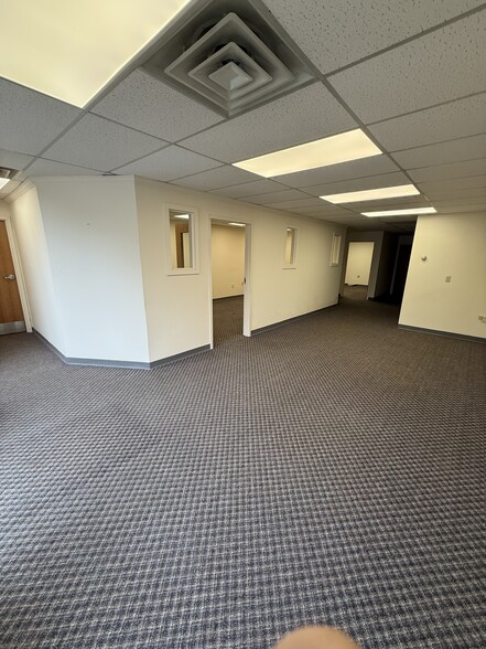 More Photos Of 317 Brooks St, Worcester Warehouse For Lease