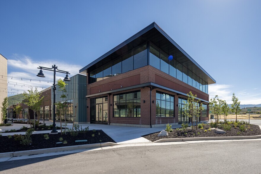 More Photos Of Kearns Blvd, Park City Storefront Retail Office For Lease