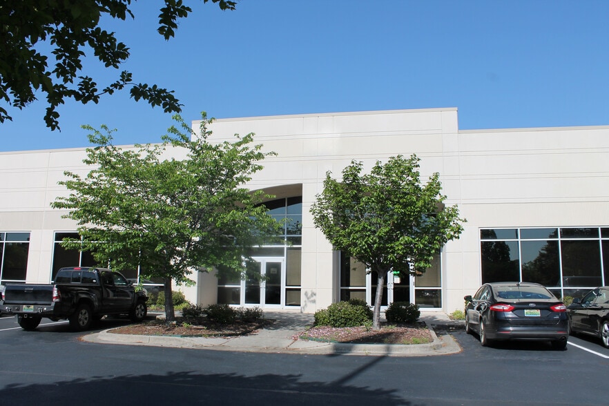More Photos Of 100 Quality Cir NW, Huntsville Office For Lease