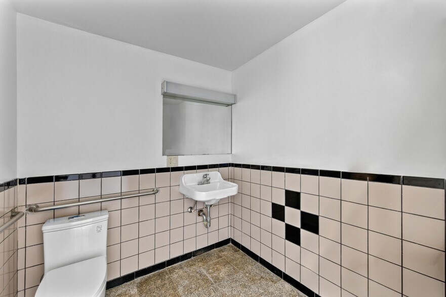 More Photos Of 1304 Santa Anita Ave, South El Monte Loft Creative Space For Lease