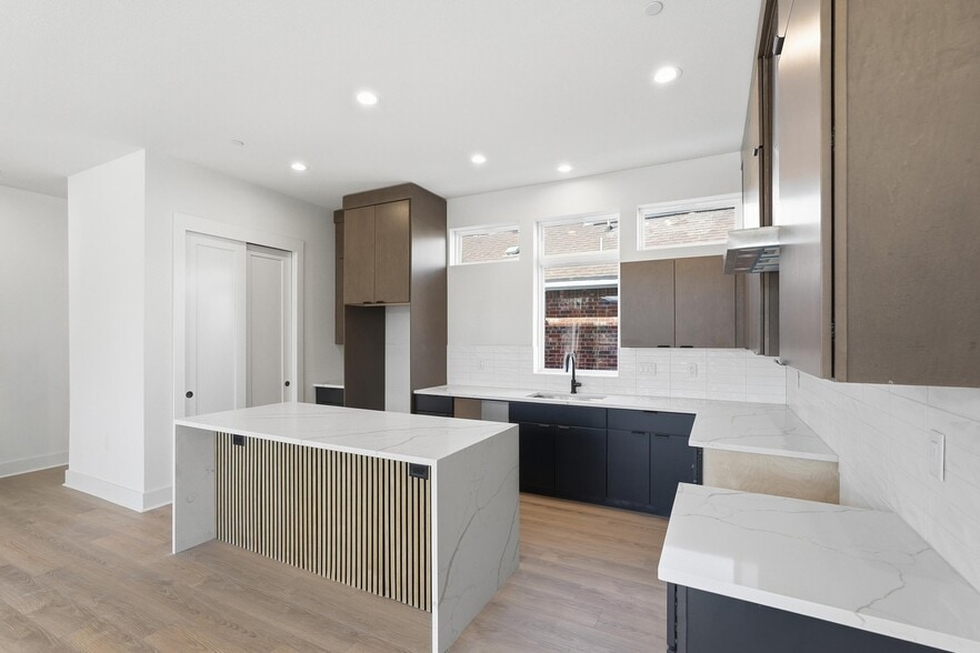 More Photos Of 2202 N Carroll Ave, Dallas Apartments For Sale