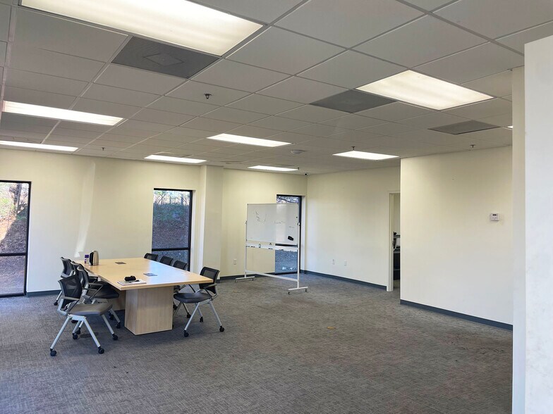More Photos Of 152 Regional Pky, Orangeburg Distribution For Lease