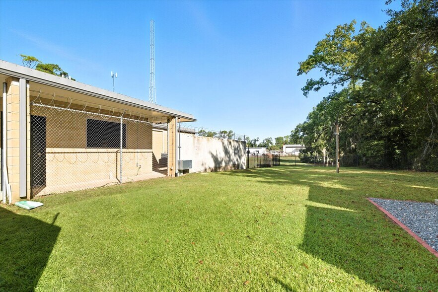 More Photos Of 1816 Old St Augustine Rd, Tallahassee Office For Sale