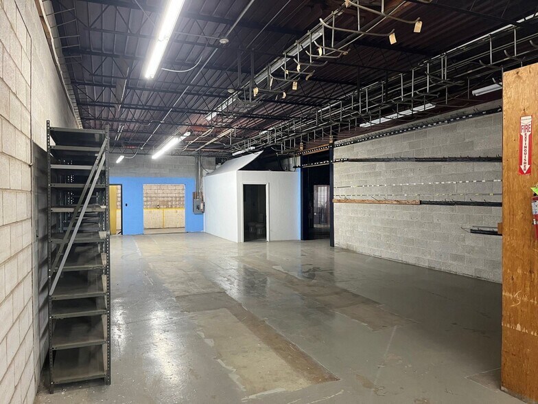 More Photos Of 1733-1739 W Main St, Oklahoma City Warehouse For Sale