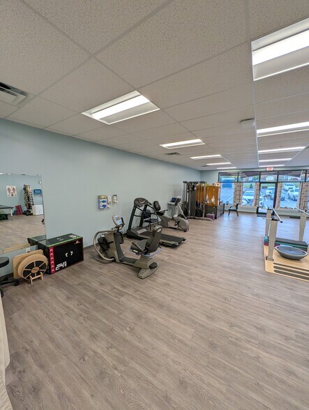 More Photos Of 12 Lakes Plaza Dr, Naples Storefront For Lease