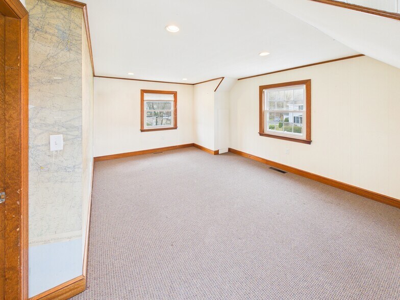 More Photos Of 680 High St, Westwood Freestanding For Lease