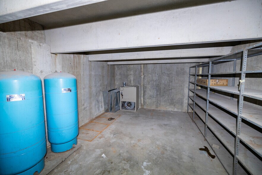 More Photos Of 11209 W Kellogg, Wichita Auto Dealership For Sale