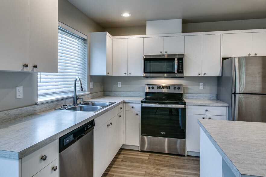 More Photos Of 1205 Boon St, Sumas Apartments For Sale
