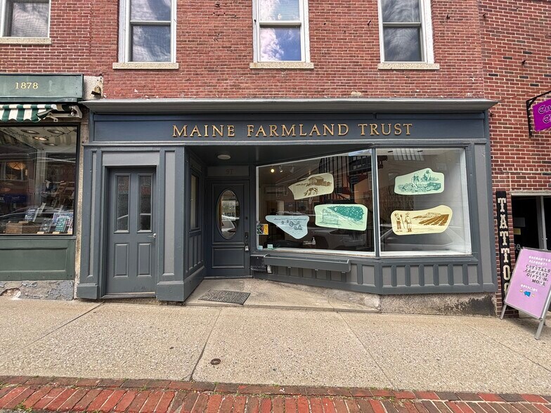 More Photos Of 97 Main St, Belfast Office For Sale