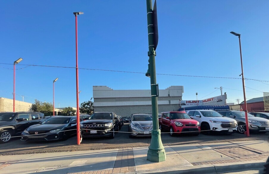 More Photos Of 110 W 8th St, National City Auto Dealership For Lease