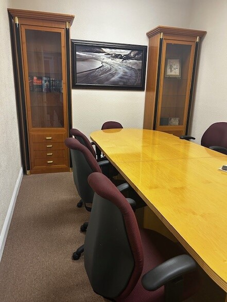 More Photos Of 618 SW 3rd St, Cape Coral Office For Lease