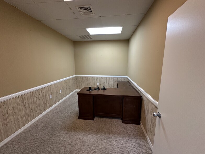 More Photos Of 625 66th Ave SW, Vero Beach Manufacturing For Sale