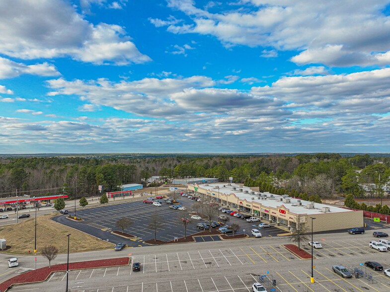More Photos Of 630 Lillington Hwy, Spring Lake General Retail For Lease