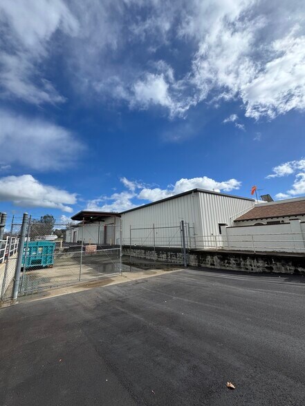 More Photos Of 1750 Commerce Way, Paso Robles Industrial For Sale