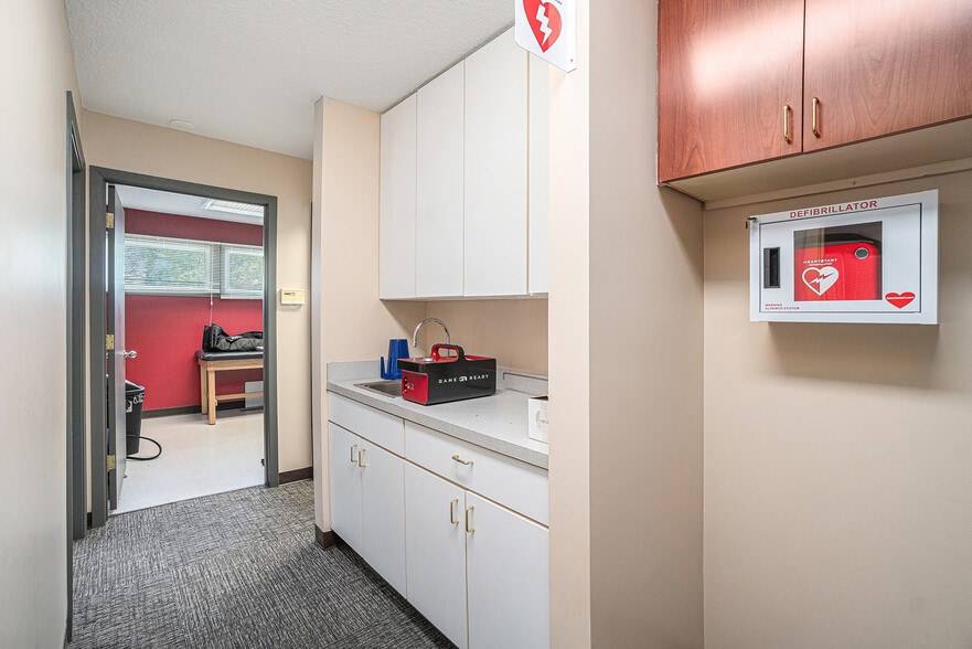 More Photos Of 2 Holly Ln, Paola Medical For Sale
