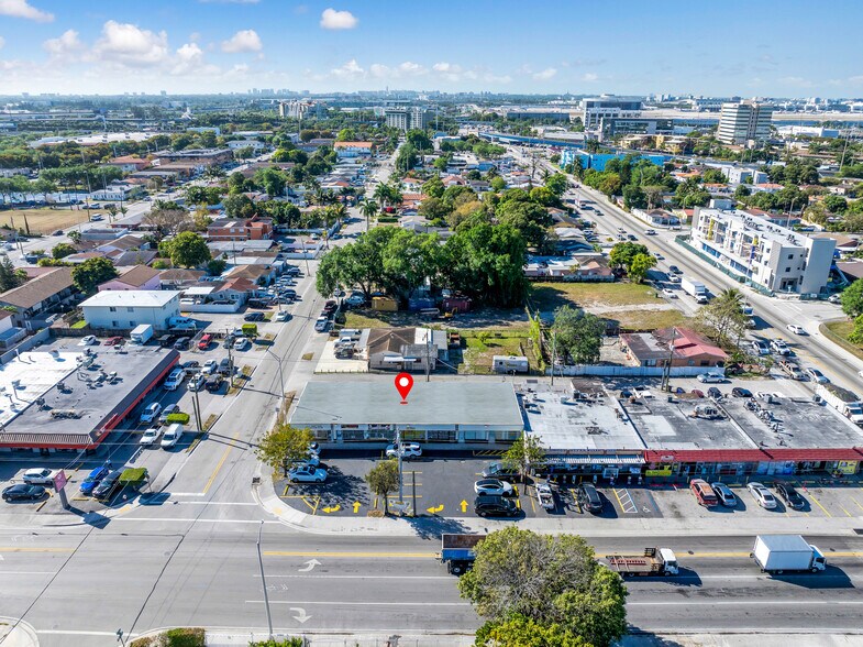 More Photos Of 820 SE 8th St, Hialeah General Retail For Sale