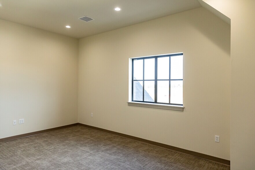 More Photos Of 3030 NW 164th, Edmond Medical For Lease