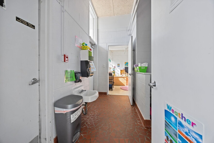 More Photos Of 2300 Spring Garden St, Greensboro Daycare Center For Sale