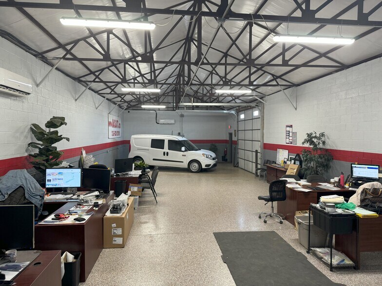 More Photos Of 4336-4350 Sepviva St, Philadelphia Warehouse For Lease