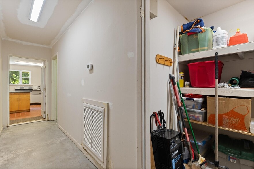 More Photos Of 6024 Cortez Blvd, Weeki Wachee General Retail For Sale