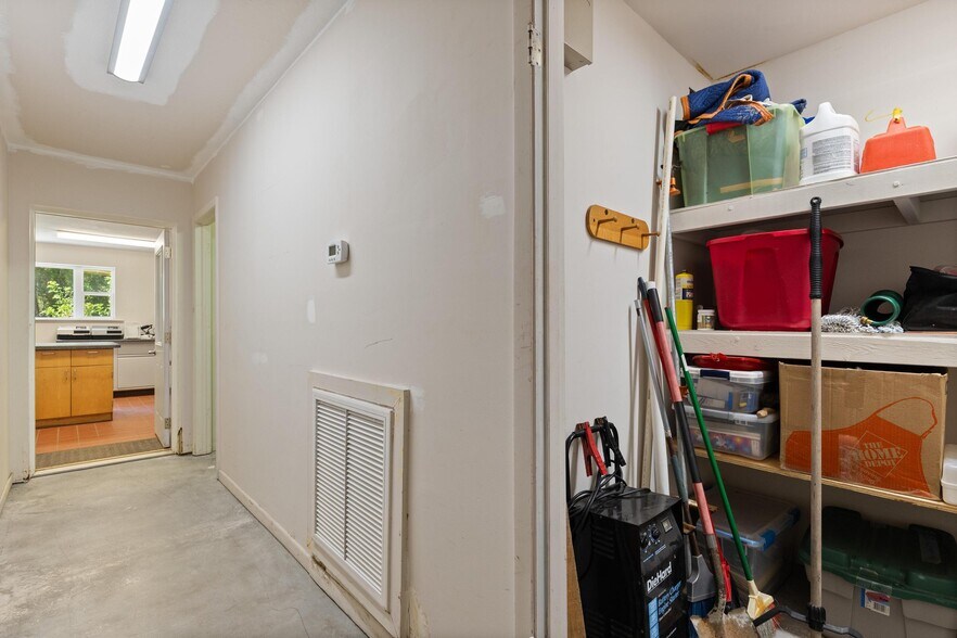 More Photos Of 6024 Cortez Blvd, Weeki Wachee General Retail For Sale