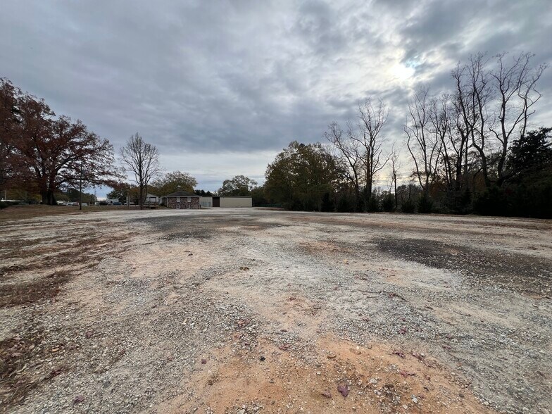 More Photos Of 526-530 Lyle Cir, Lawrenceville Light Manufacturing For Sale