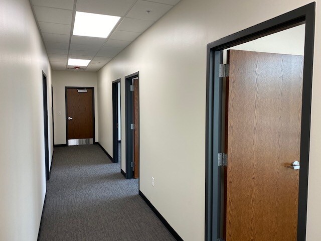 More Photos Of 9201 Polaris Dr, Oklahoma City Distribution For Lease