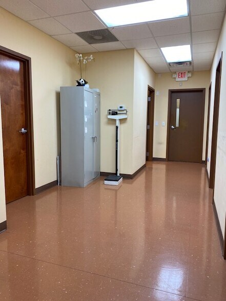 More Photos Of 1930 Powder Springs Rd, Marietta Medical For Lease