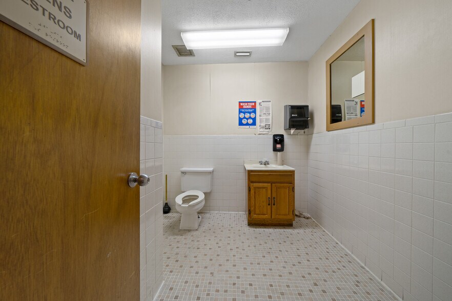 More Photos Of 506 SE 3rd Ave, Ocala Warehouse For Sale