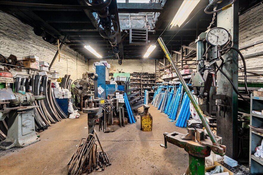 More Photos Of 368 Central Ave, Albany Auto Repair For Sale
