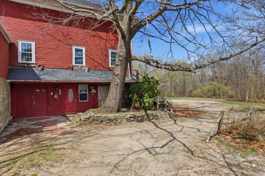 More Photos Of 953 Victory Hwy, Burrillville Bar For Sale