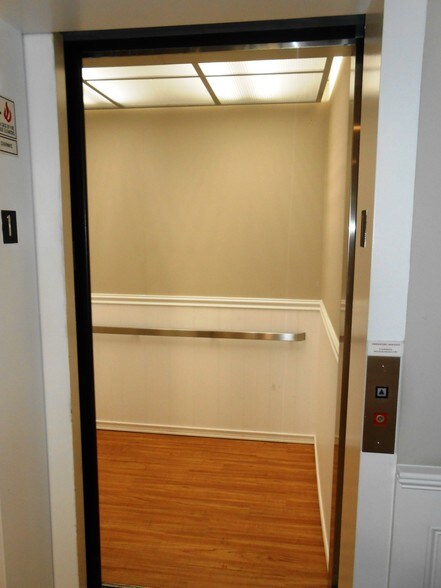 More Photos Of 17 S Presbyterian Ave, Atlantic City Office For Lease